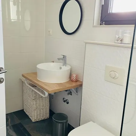 Villapetra ; Veliko Brdo Villa *