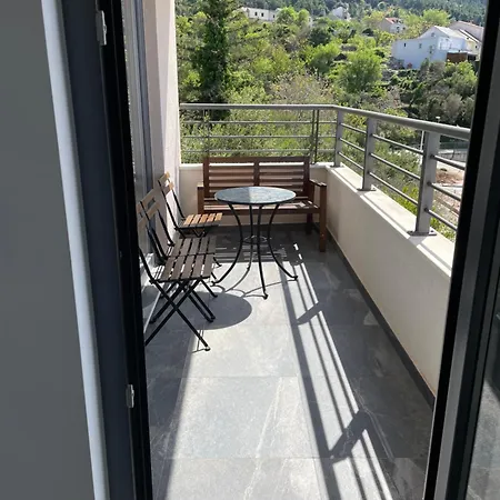 Villapetra ; Veliko Brdo * Makarska