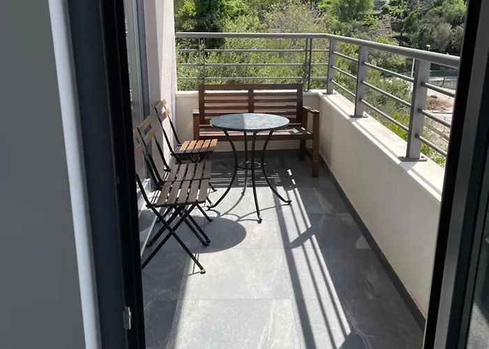 Villapetra Veliko Brdo * マカルスカ