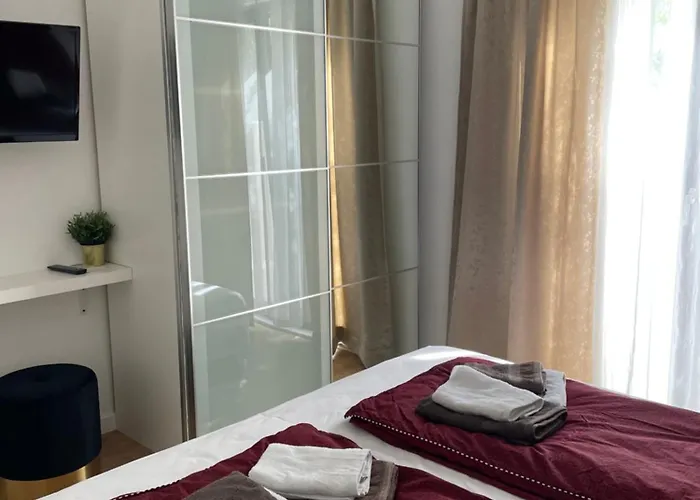 ヴィラ Villapetra Veliko Brdo *